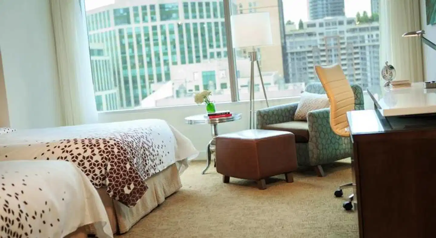 Toronto Marriott City Centre Hotel Lobby