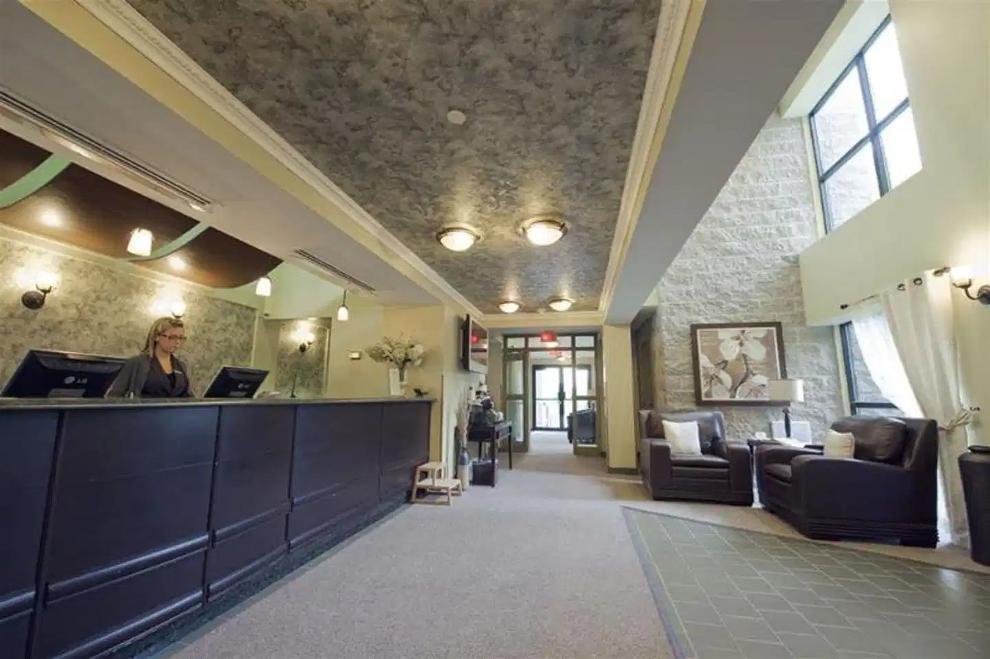 Auberge Château Bromont Lobby