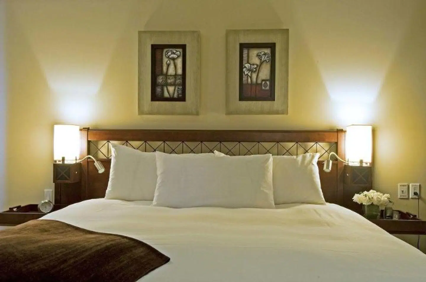 Nelligan ROOM_EXAMPLE