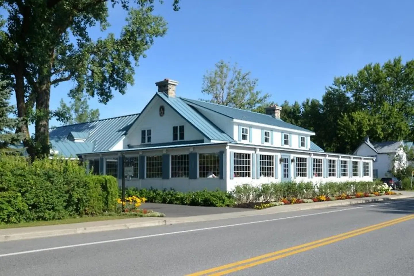 Auberge Handfield et Spa EXTERIOR