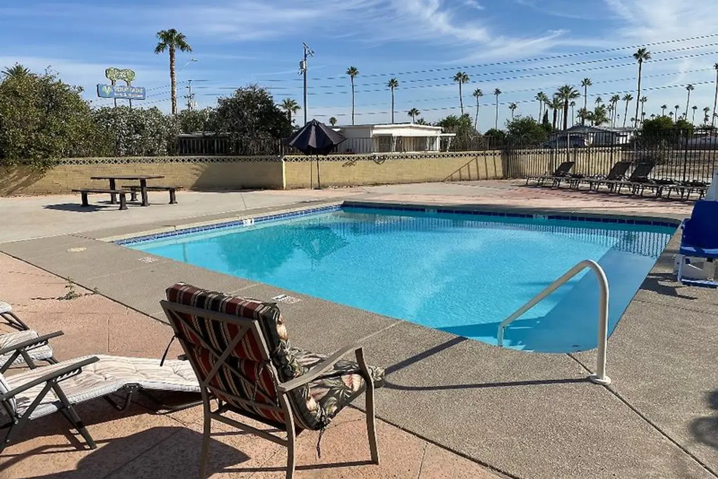 Desert Grove Inn and Suites OUTDOOR_POOL