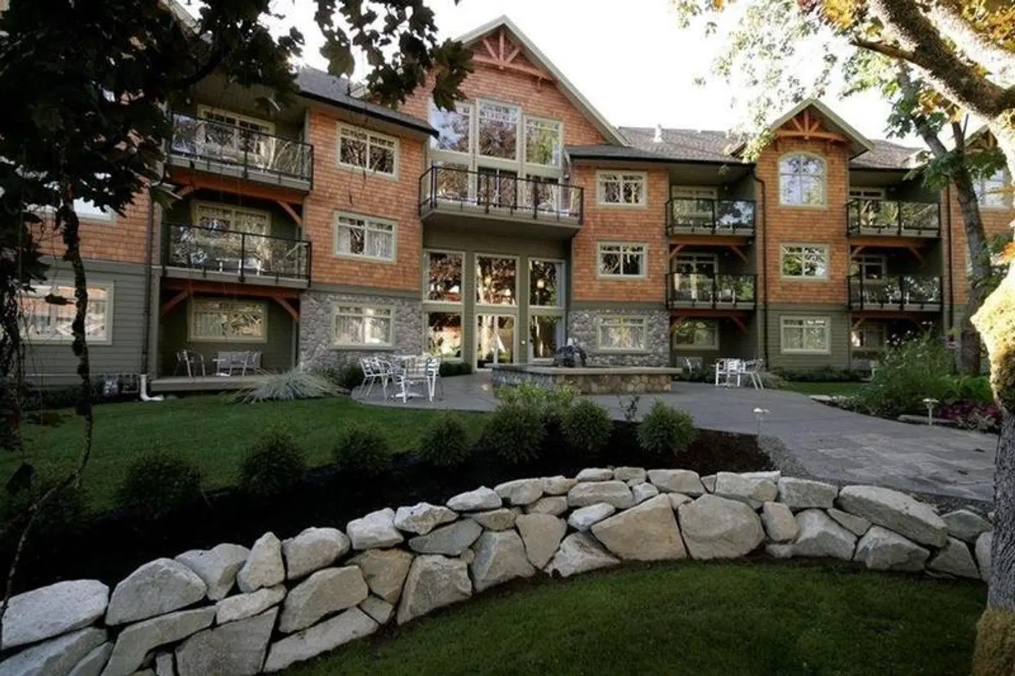 Old House Village Hotel and Spa EXTERIOR