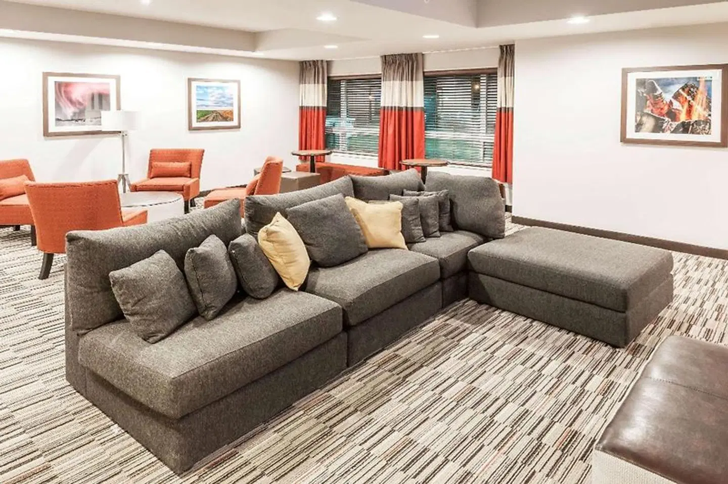 Microtel Inn & Suites by Wyndham Fort St John LOUNGE_LOBBY