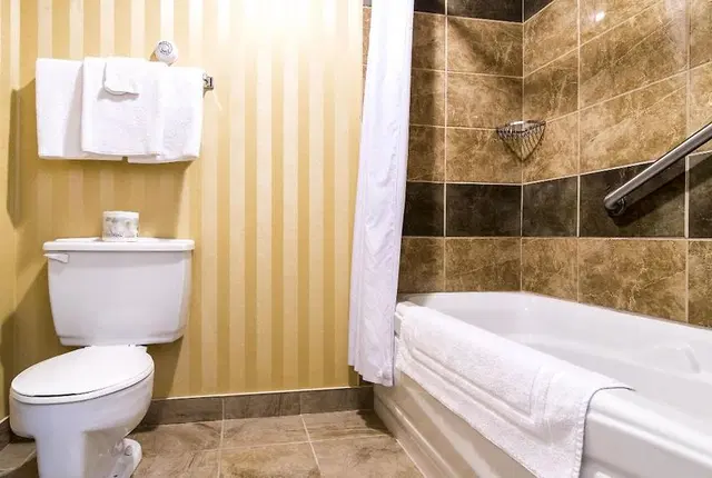 Sinbads Hotel & Suites Badezimmer