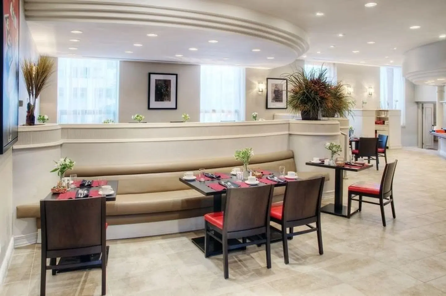 Delta Hotels by Marriott London Armouries LOUNGE_LOBBY