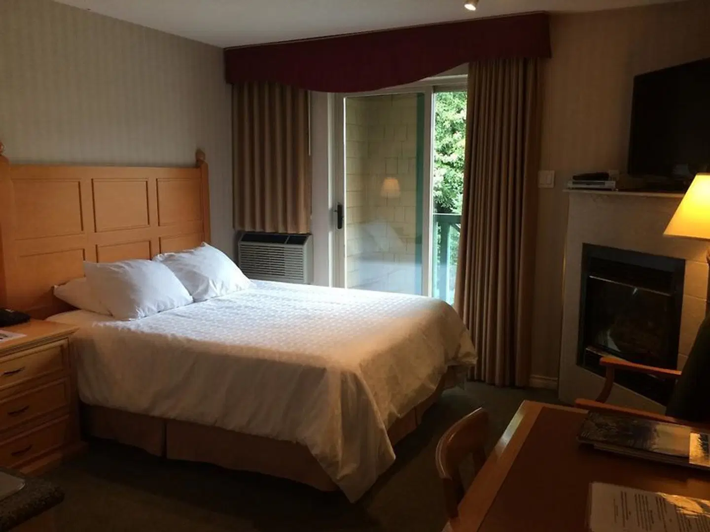 Pinnacle Hotel Whistler ROOM_EXAMPLE