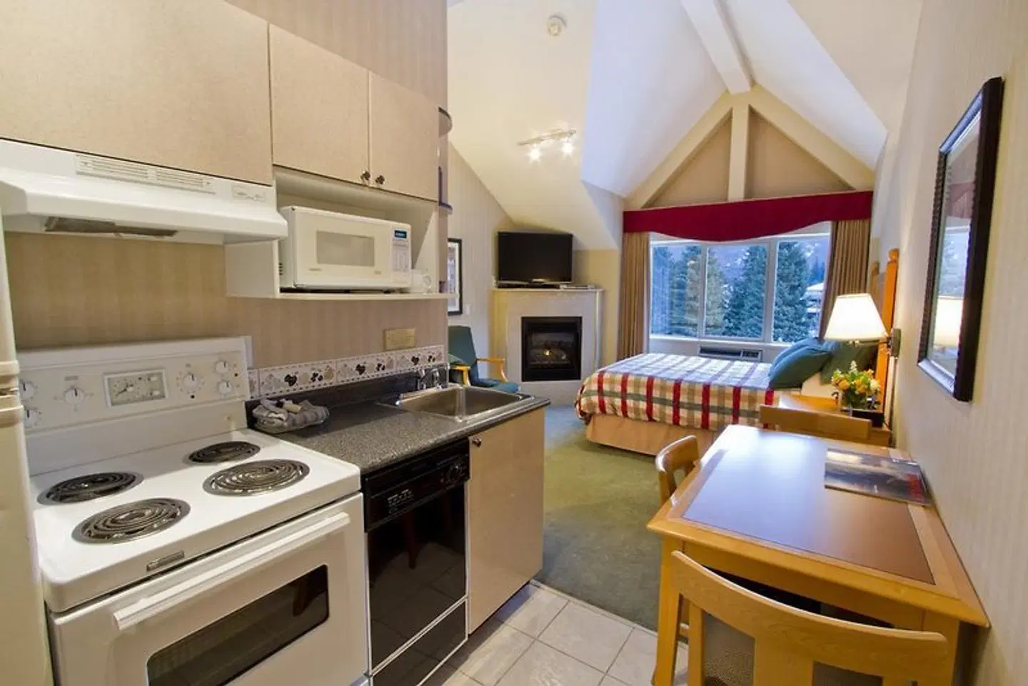 Pinnacle Hotel Whistler ROOM_EXAMPLE