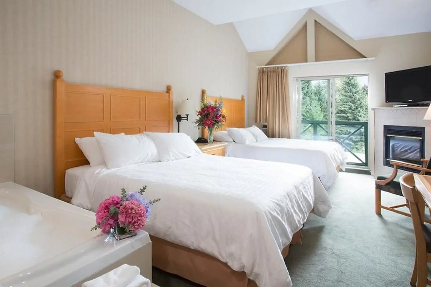 Pinnacle Hotel Whistler ROOM_EXAMPLE