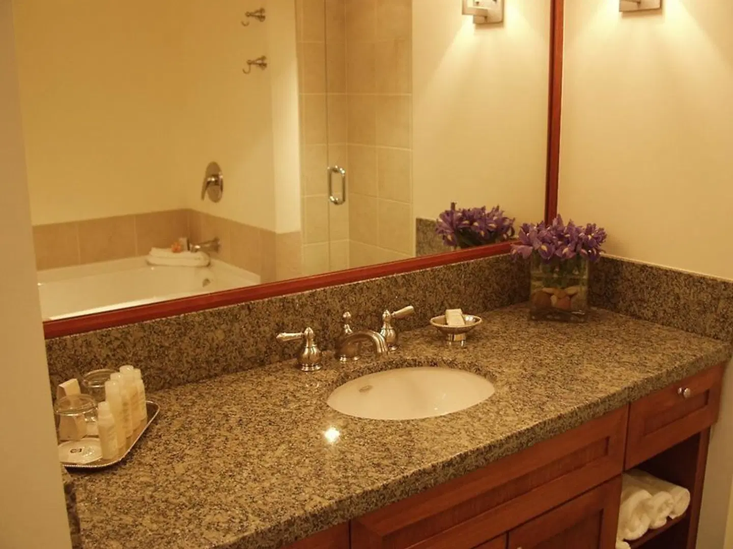 Pan Pacific Whistler Village Centre Badezimmer