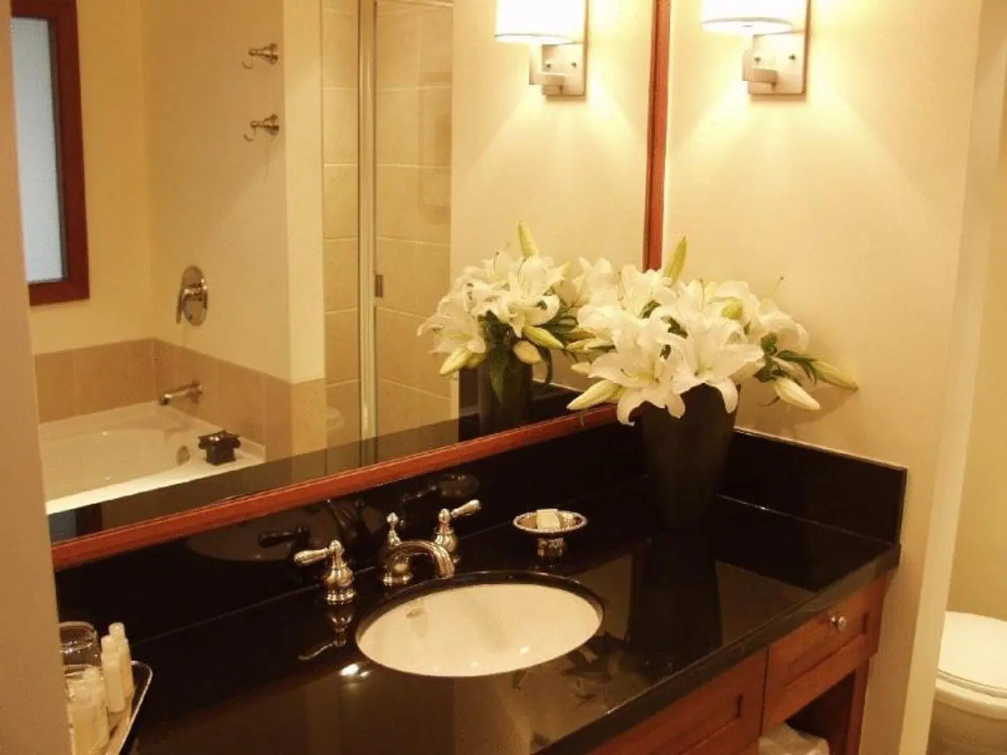 Pan Pacific Whistler Village Centre Badezimmer