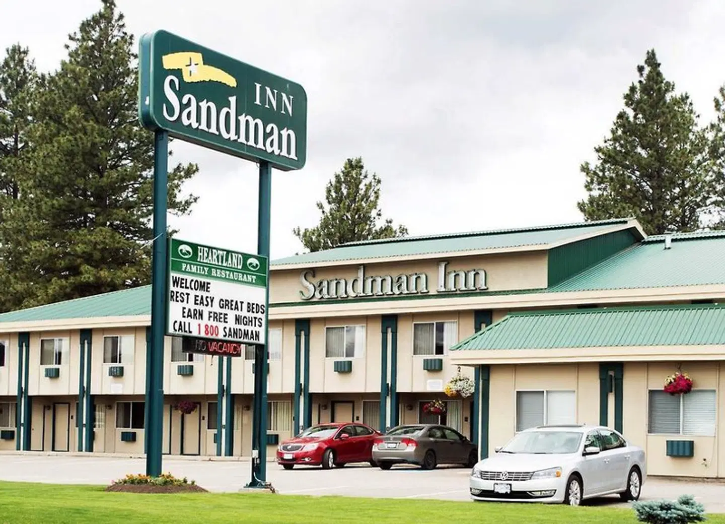 Sandman Inn Princeton EXTERIOR