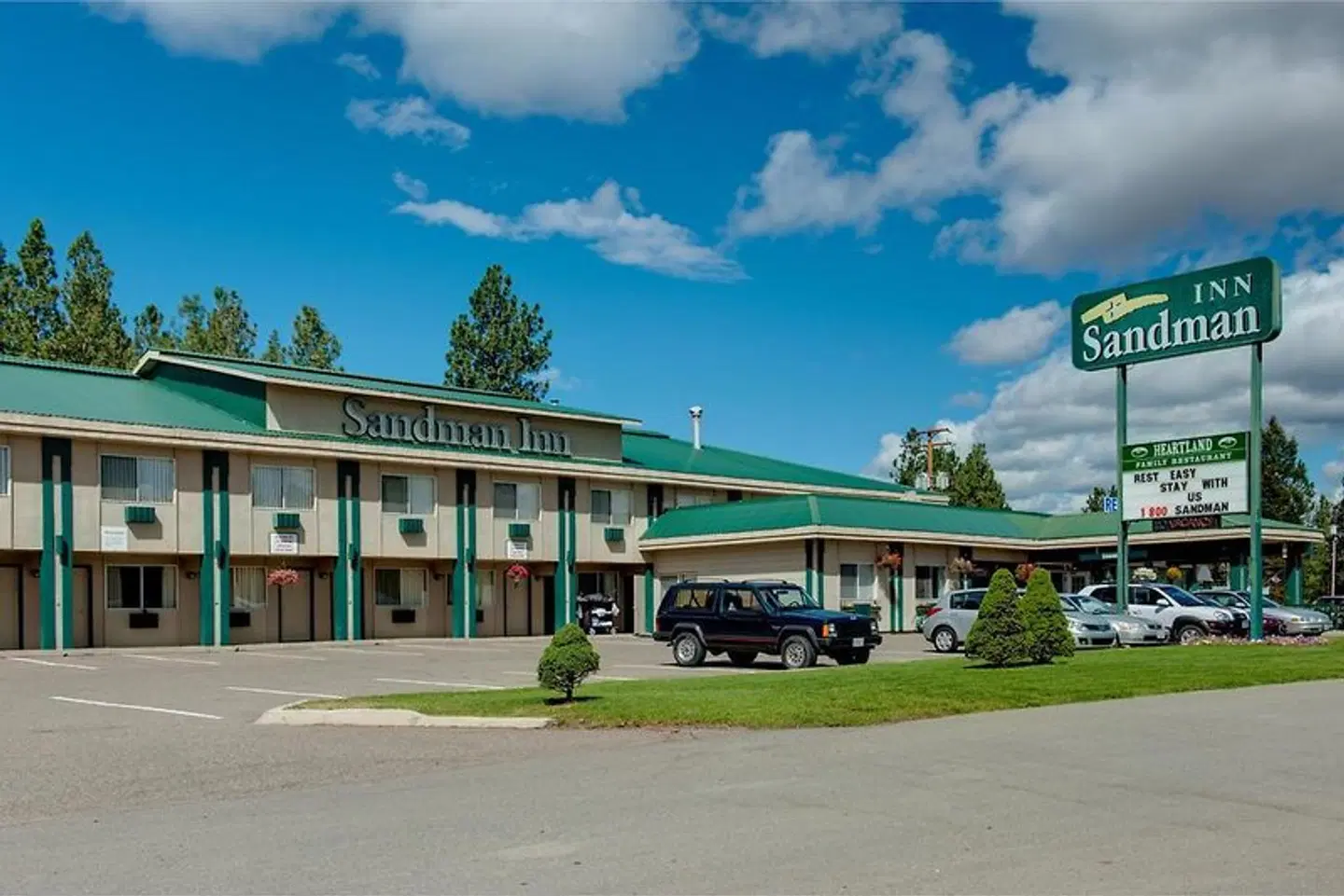 Sandman Inn Princeton EXTERIOR