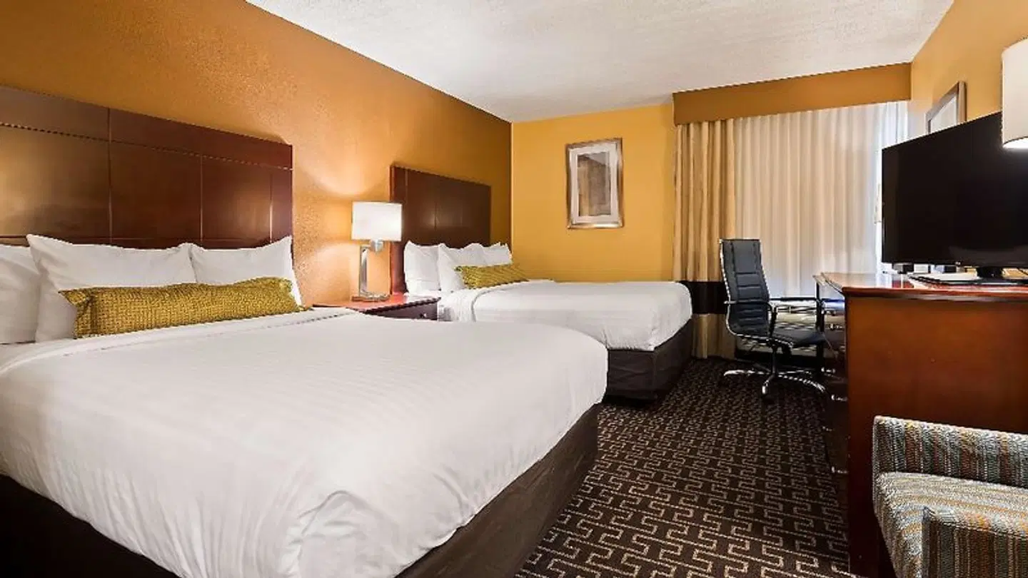 Best Western Plus Prestige Inn Radium Hot Springs ROOM_EXAMPLE