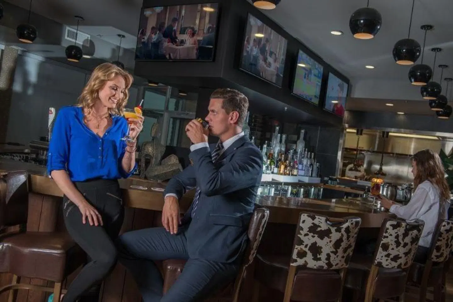 Applause Hotel Calgary Airport PEOPLE