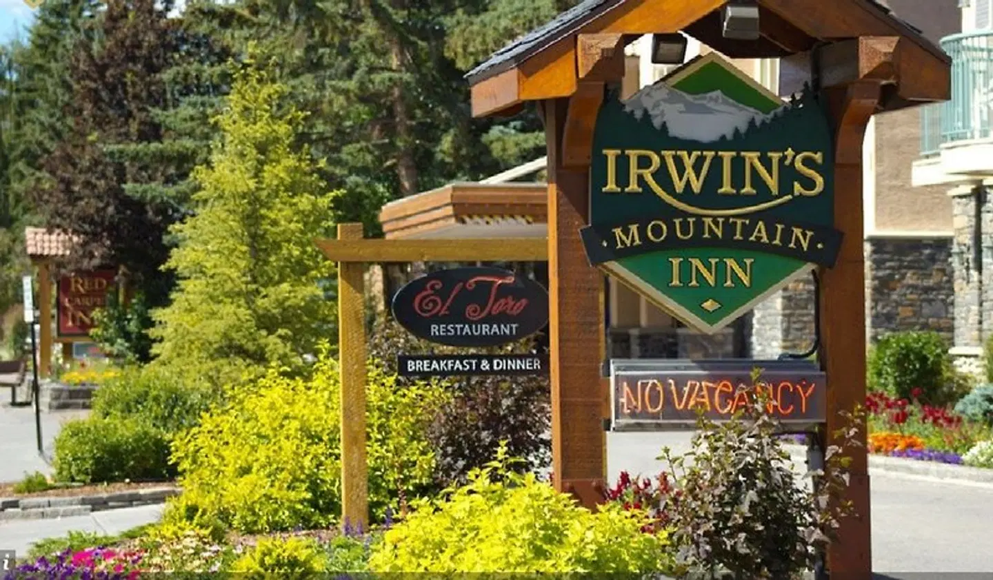 Irwin's Mountain Inn EXTERIOR