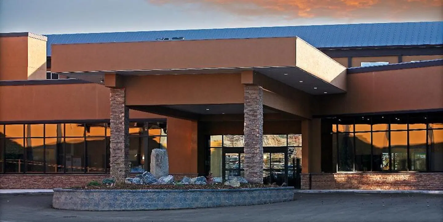 Coast Lethbridge Hotel & Conference Centre EXTERIOR