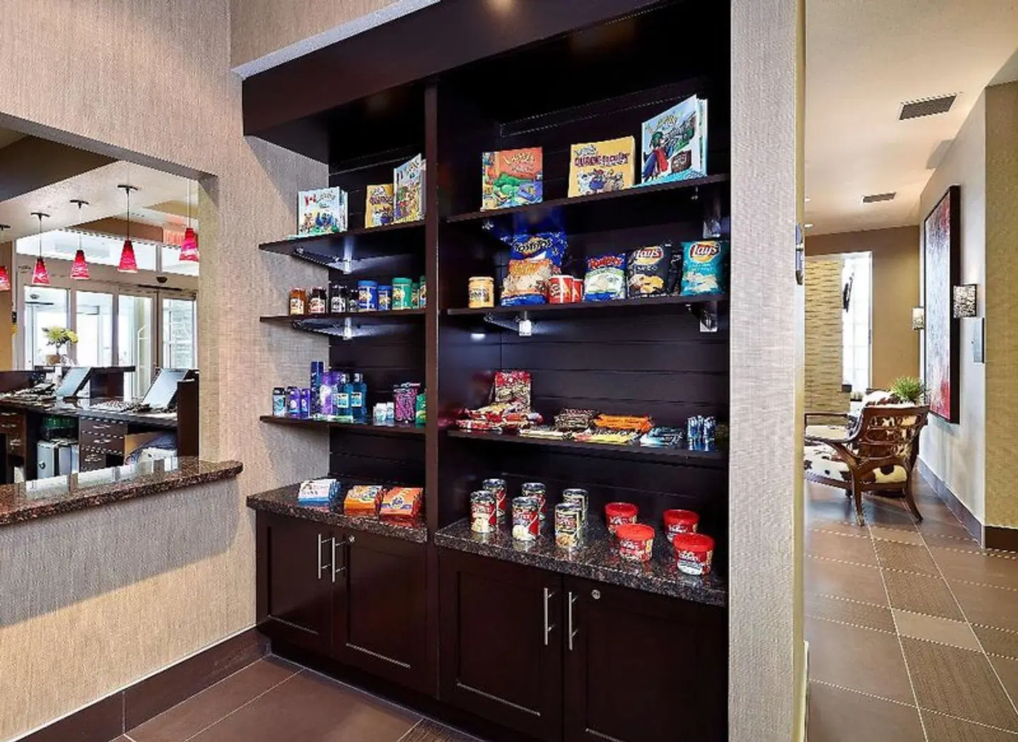 Homewood Suites by Hilton®Calgary-Airport Bar