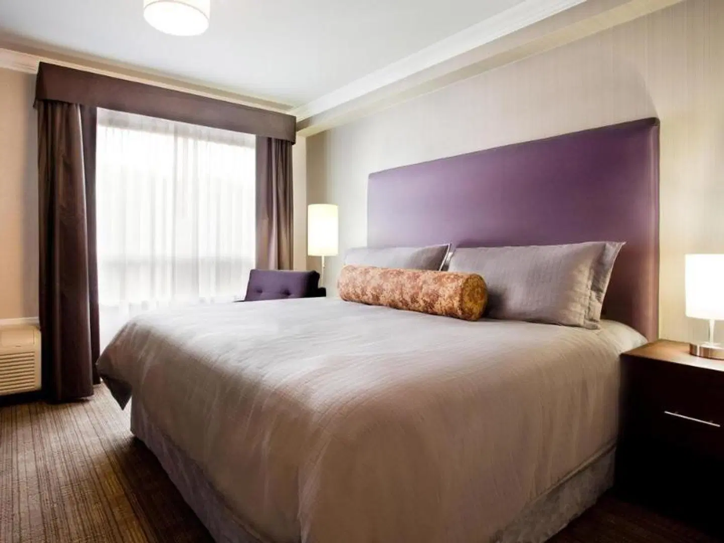 Sandman Hotel & Suites Calgary South ROOM_EXAMPLE