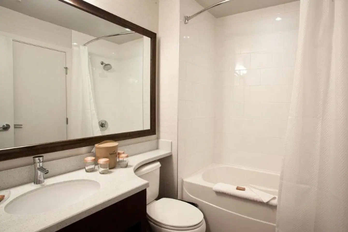 Sandman Hotel & Suites Calgary South Badezimmer