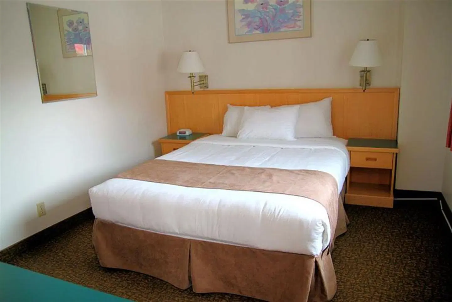 Rocky Mountain Ski Lodge ROOM_EXAMPLE