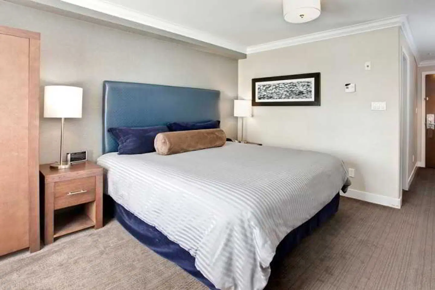 Sandman Signature Prince George Hotel ROOM_EXAMPLE