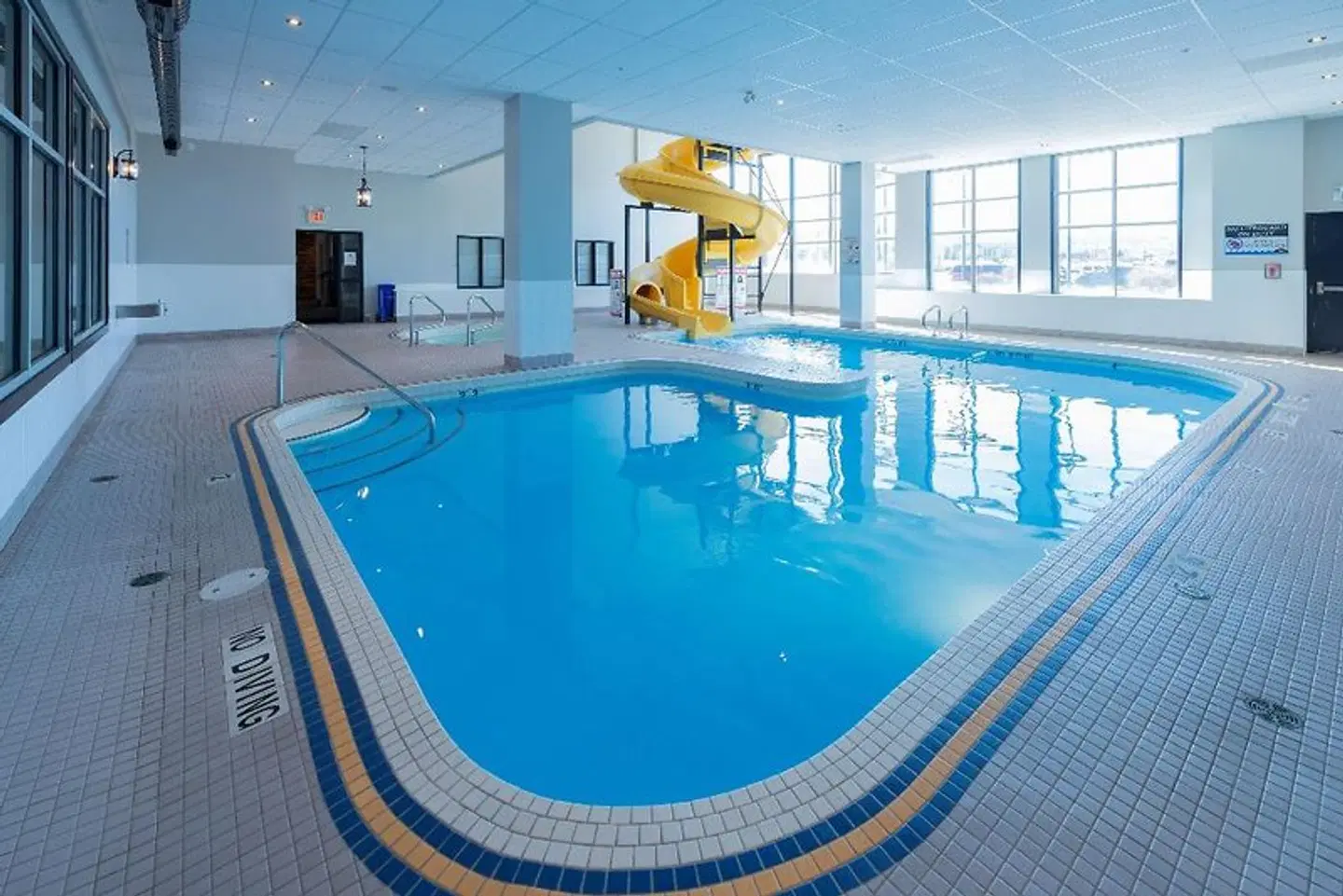 Treasure Cove Hotel Hallenbad
