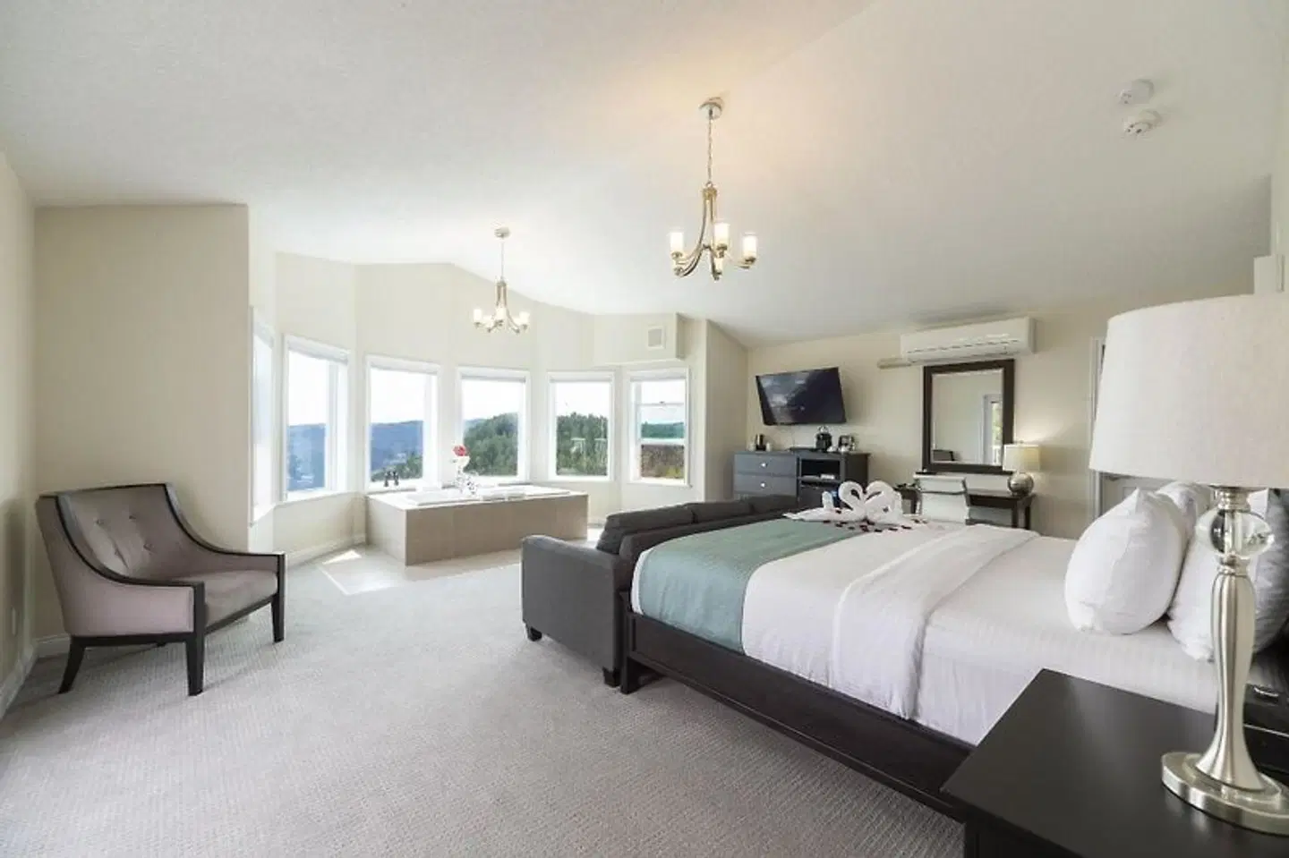 Villa Eyrie Resort ROOM_EXAMPLE