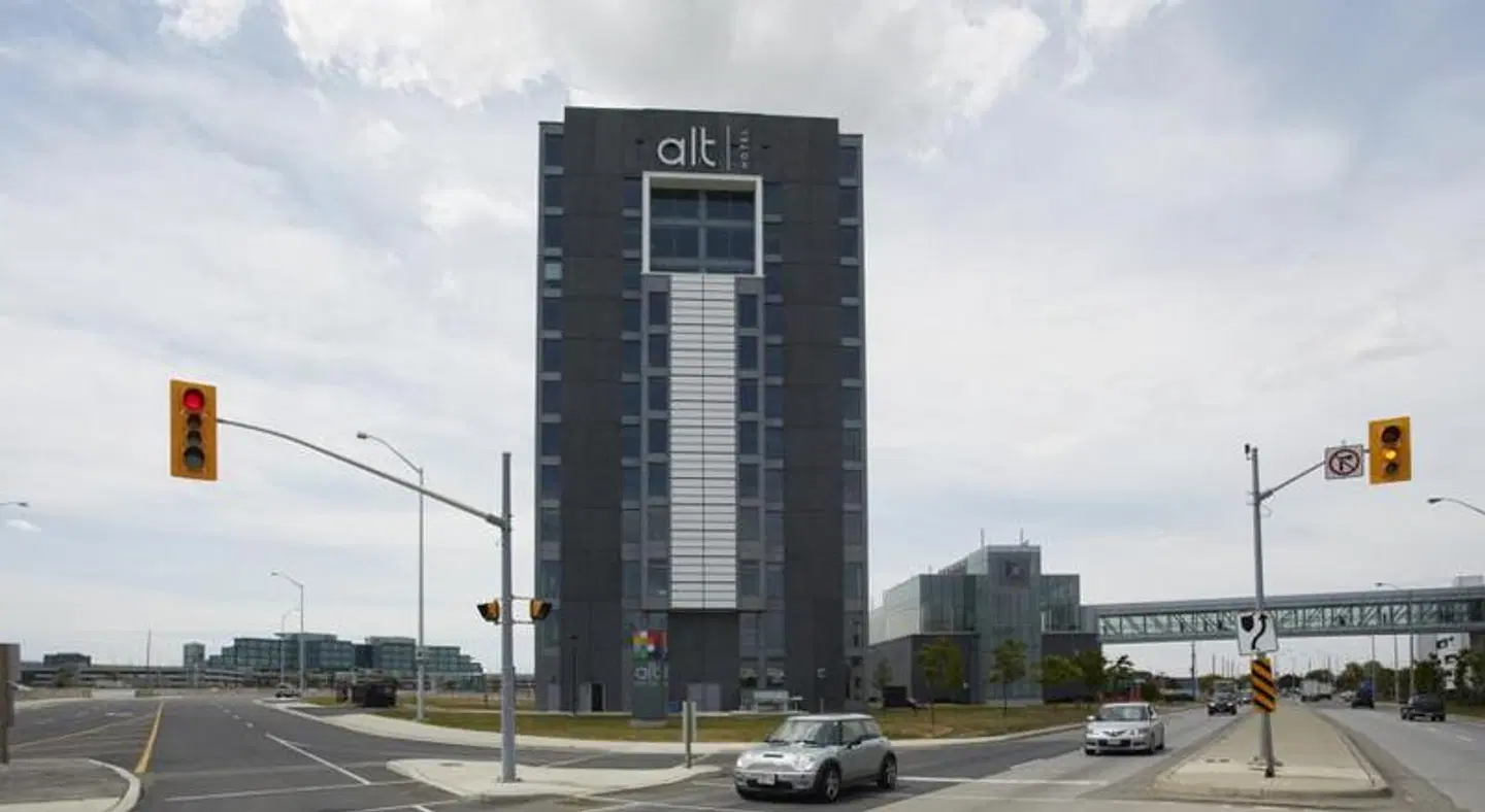 Alt Hotel Toronto Airport EXTERIOR