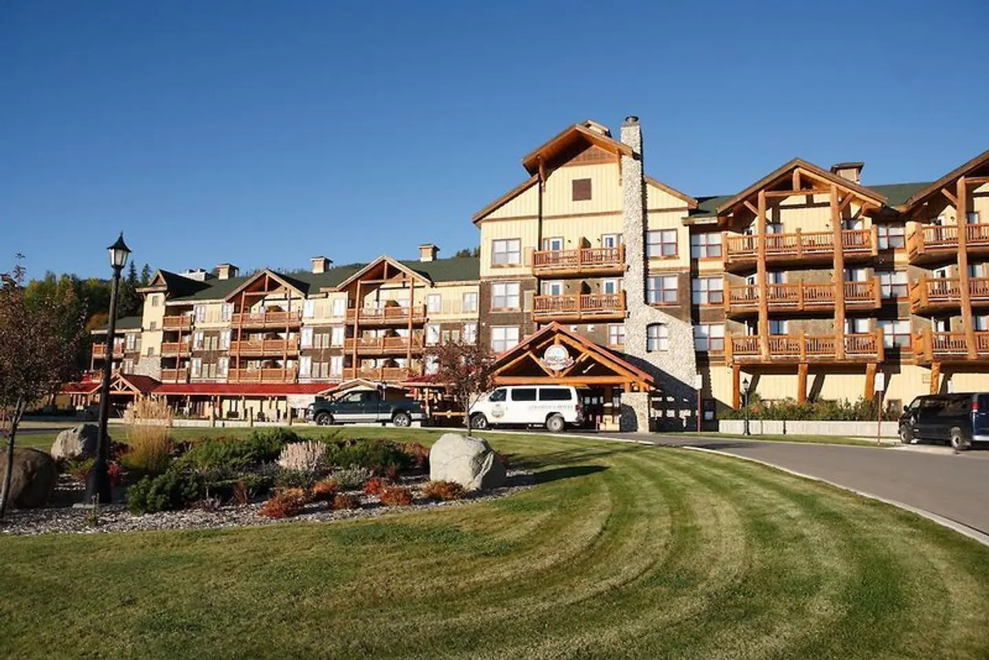 Trickle Creek Lodge EXTERIOR