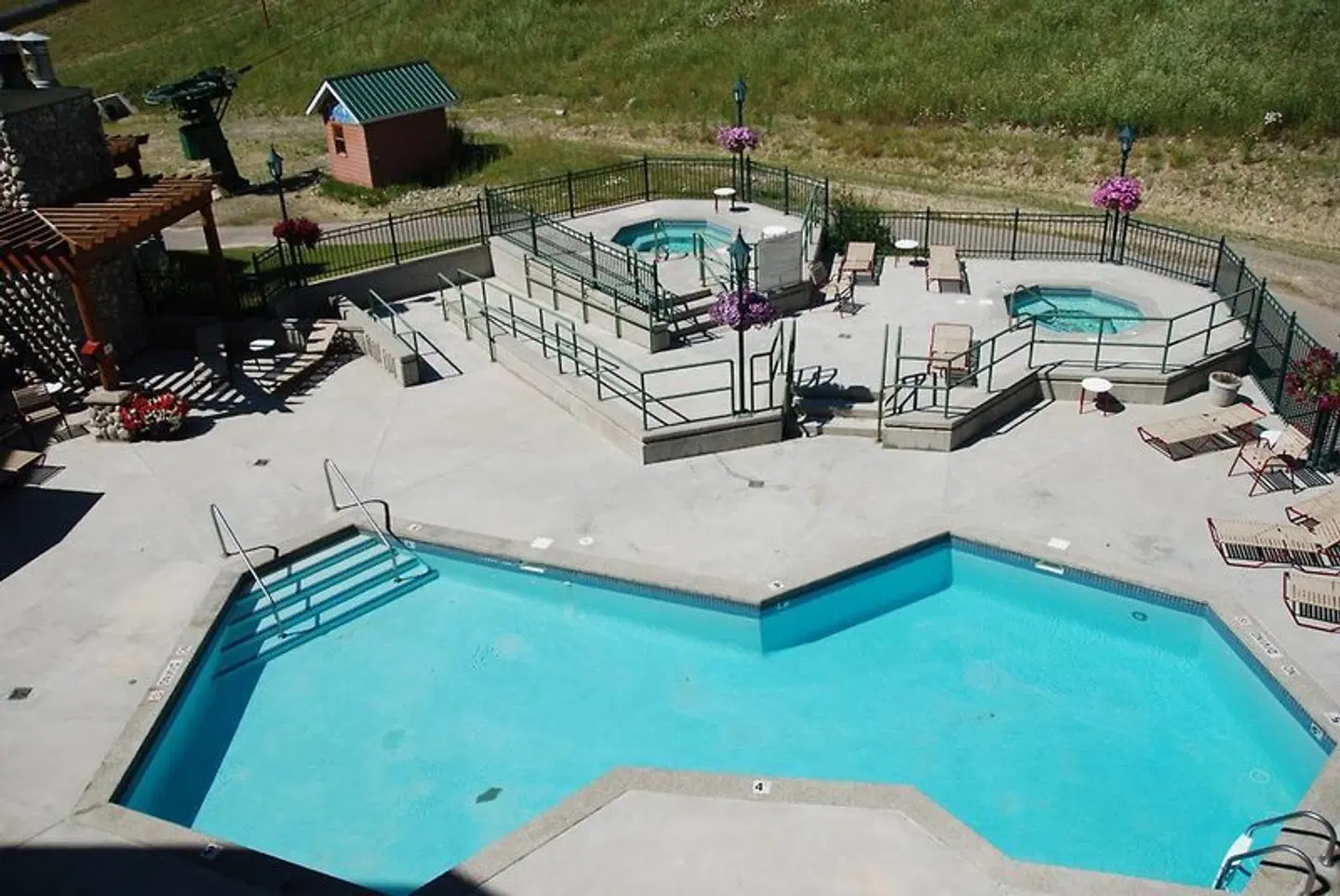 Trickle Creek Lodge OUTDOOR_POOL