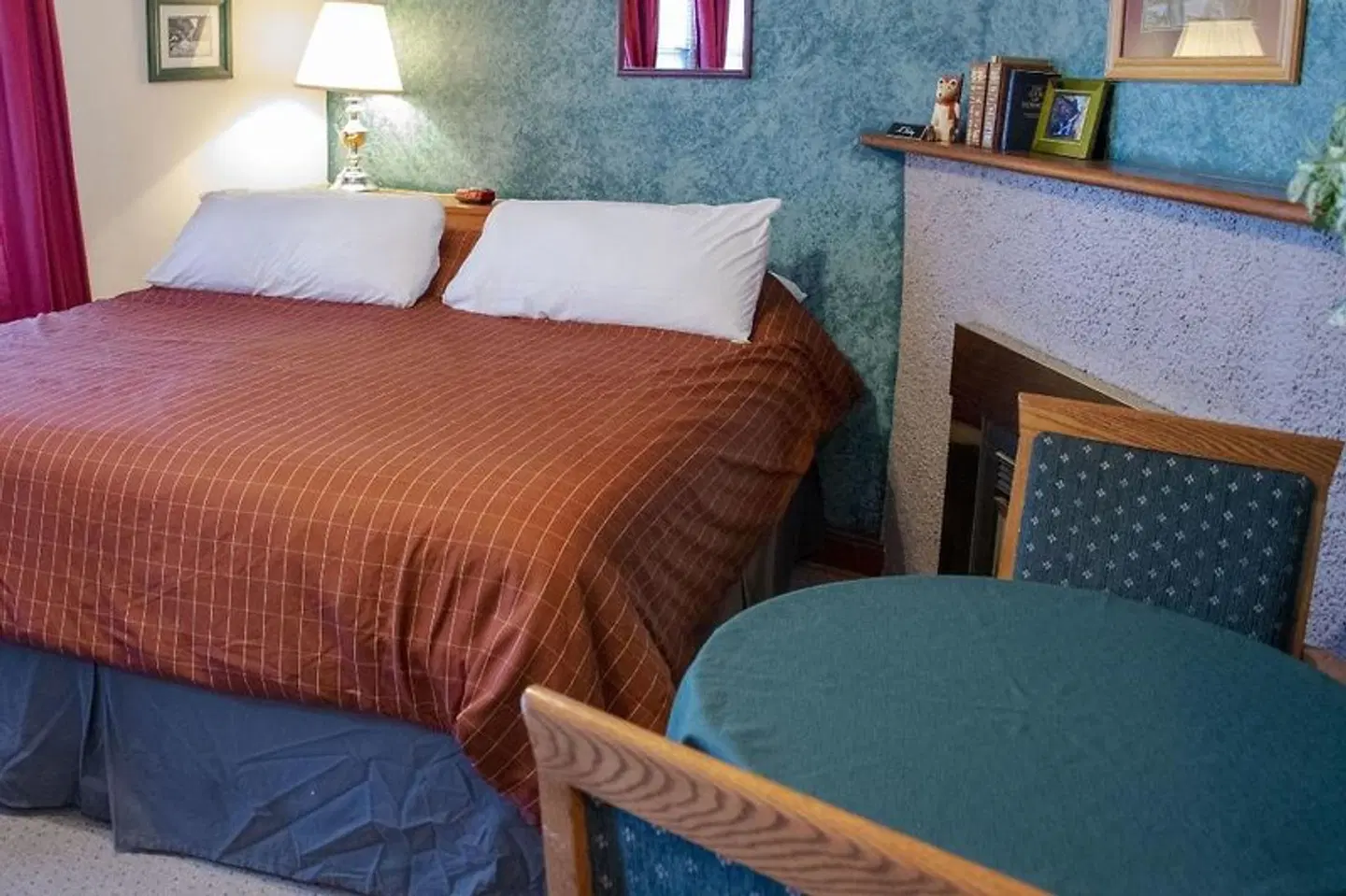 Crandell Mountain Lodge ROOM_EXAMPLE