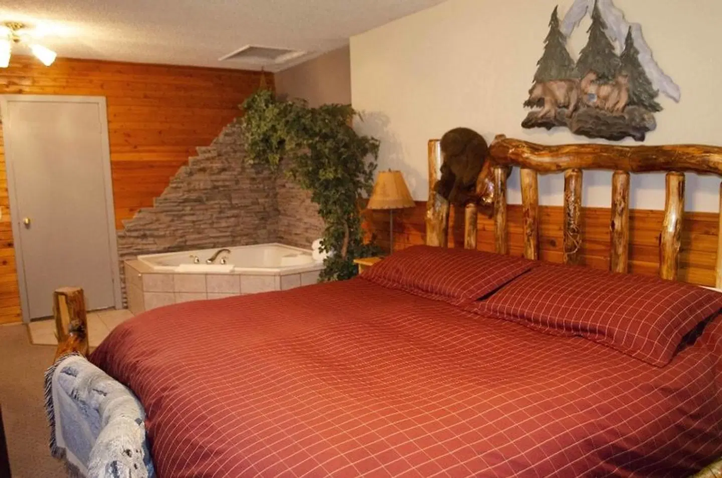 Crandell Mountain Lodge ROOM_EXAMPLE