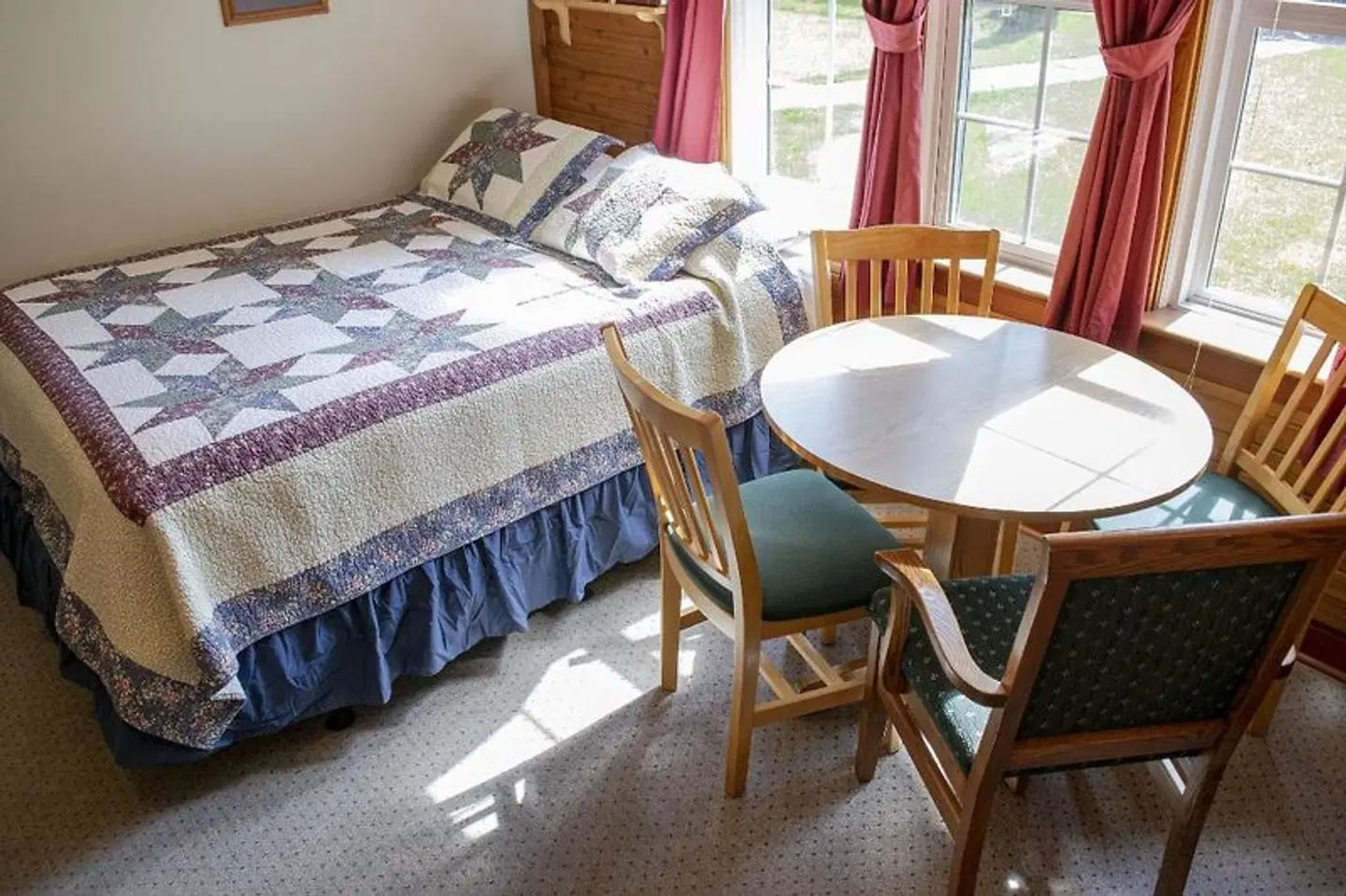 Crandell Mountain Lodge ROOM_EXAMPLE