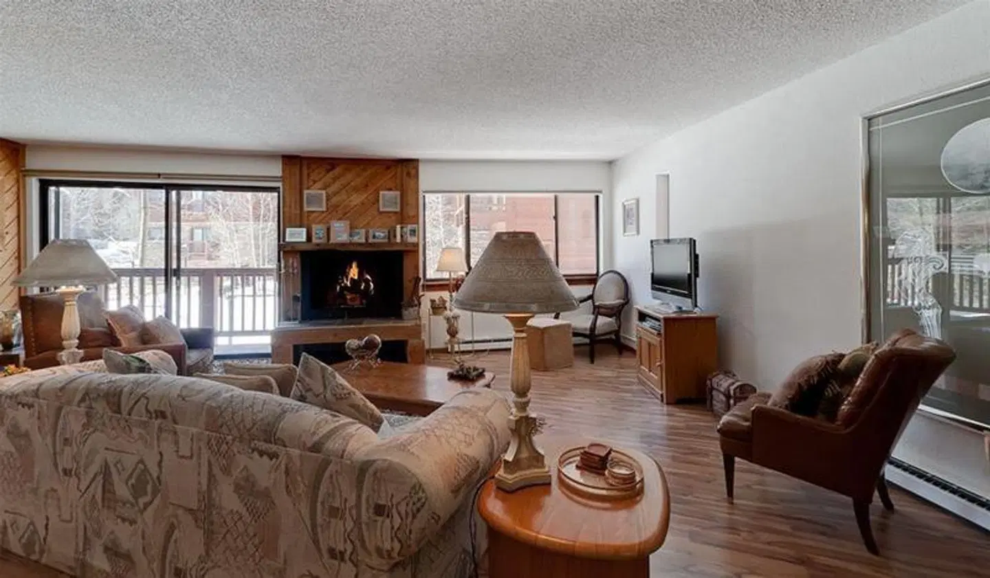 Pine Ridge Condominiums ROOM_EXAMPLE