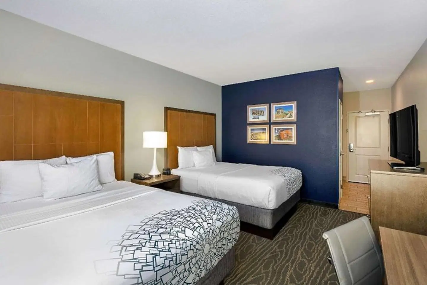La Quinta Inn & Suites by Wyndham Kingman ROOM_EXAMPLE