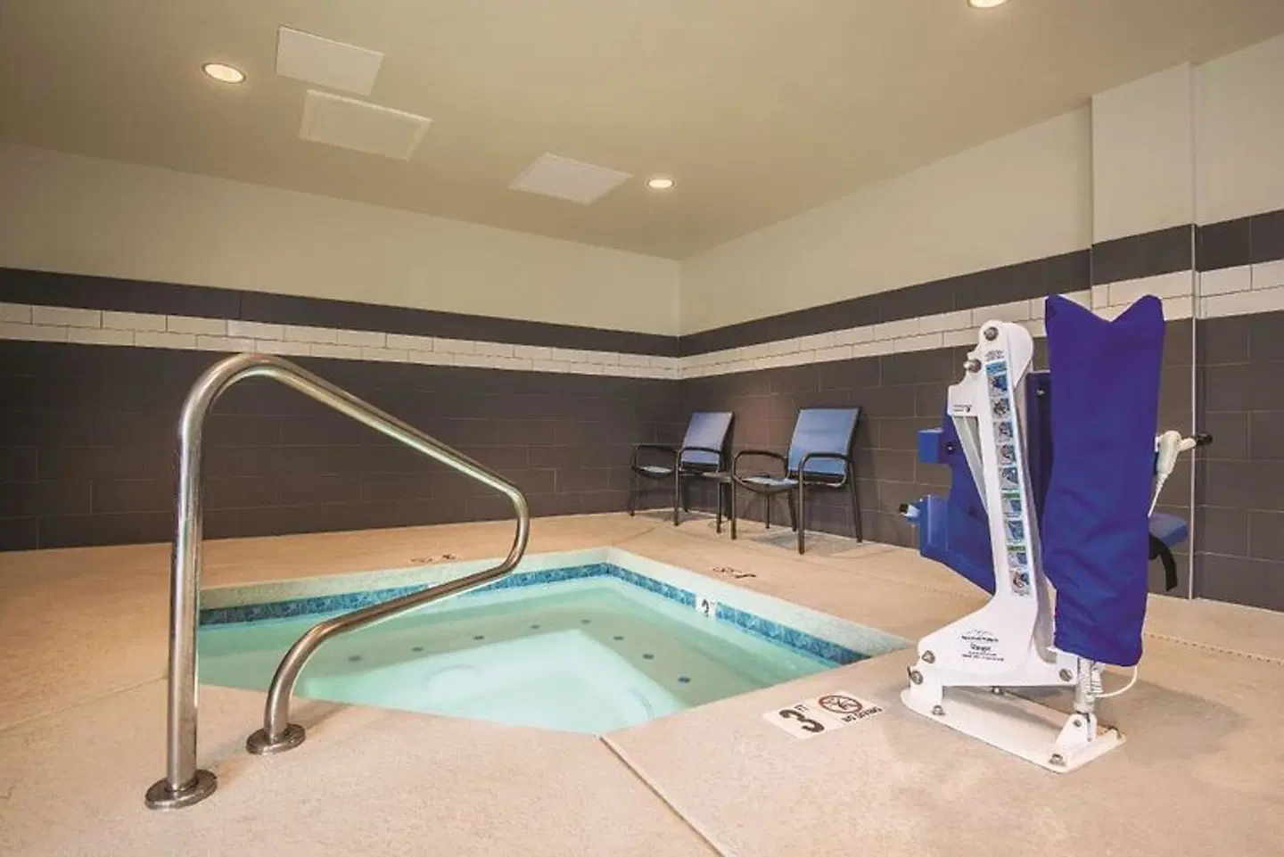 La Quinta Inn & Suites by Wyndham Kingman Hallenbad