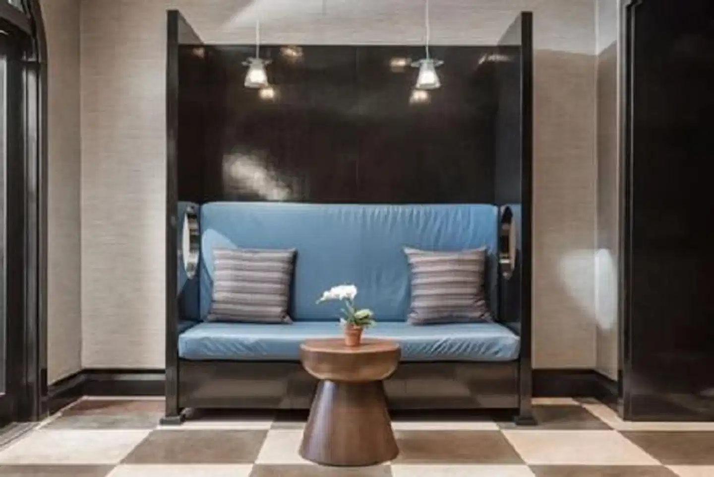 Park West Hotel Lobby