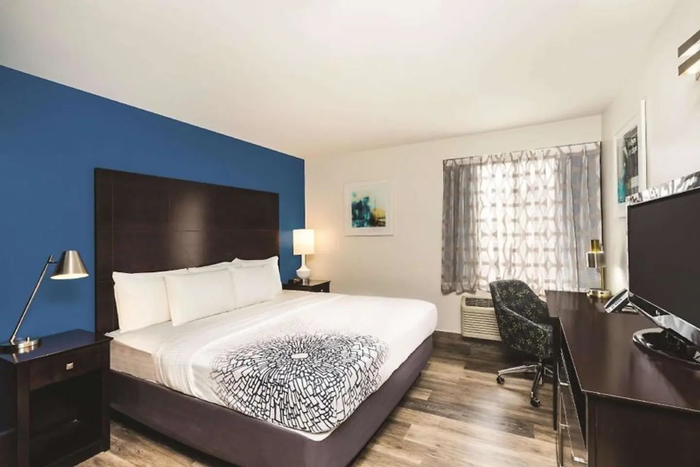 La Quinta Inn & Suites by Wyndham Brooklyn Downtown ROOM_EXAMPLE