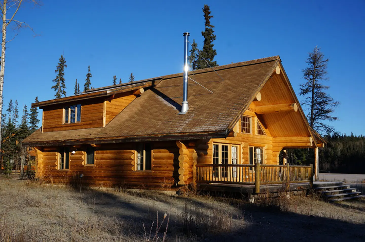 Ten-ee-ah Lodge EXTERIOR