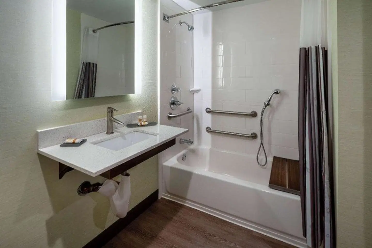 La Quinta Inn & Suites LAX Badezimmer
