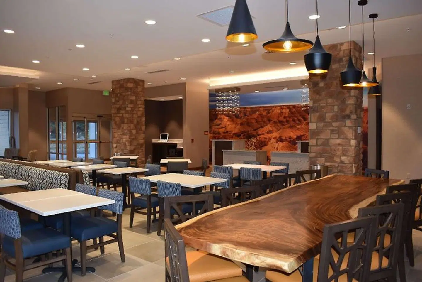 La Quinta Inn & Suites by Wyndham Flagstaff East I-40 Restaurant