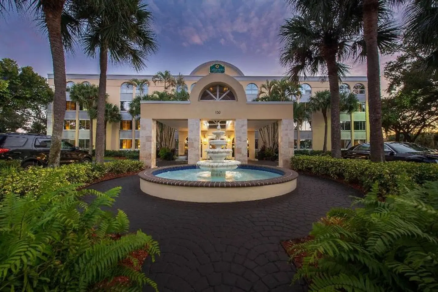 La Quinta Inn & Suites Deerfield Beach I-95 EXTERIOR