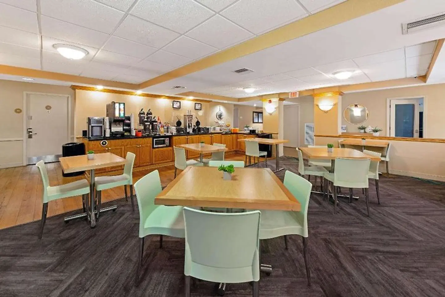 La Quinta Inn & Suites University Drive South Restaurant