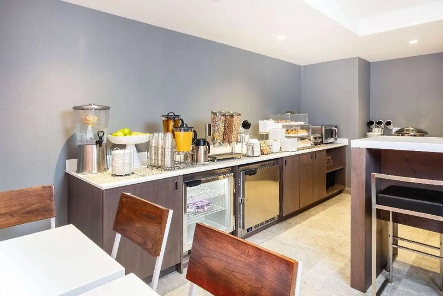 La Quinta Inn & Suites by Wyndham Manhattan Midtown Restaurant