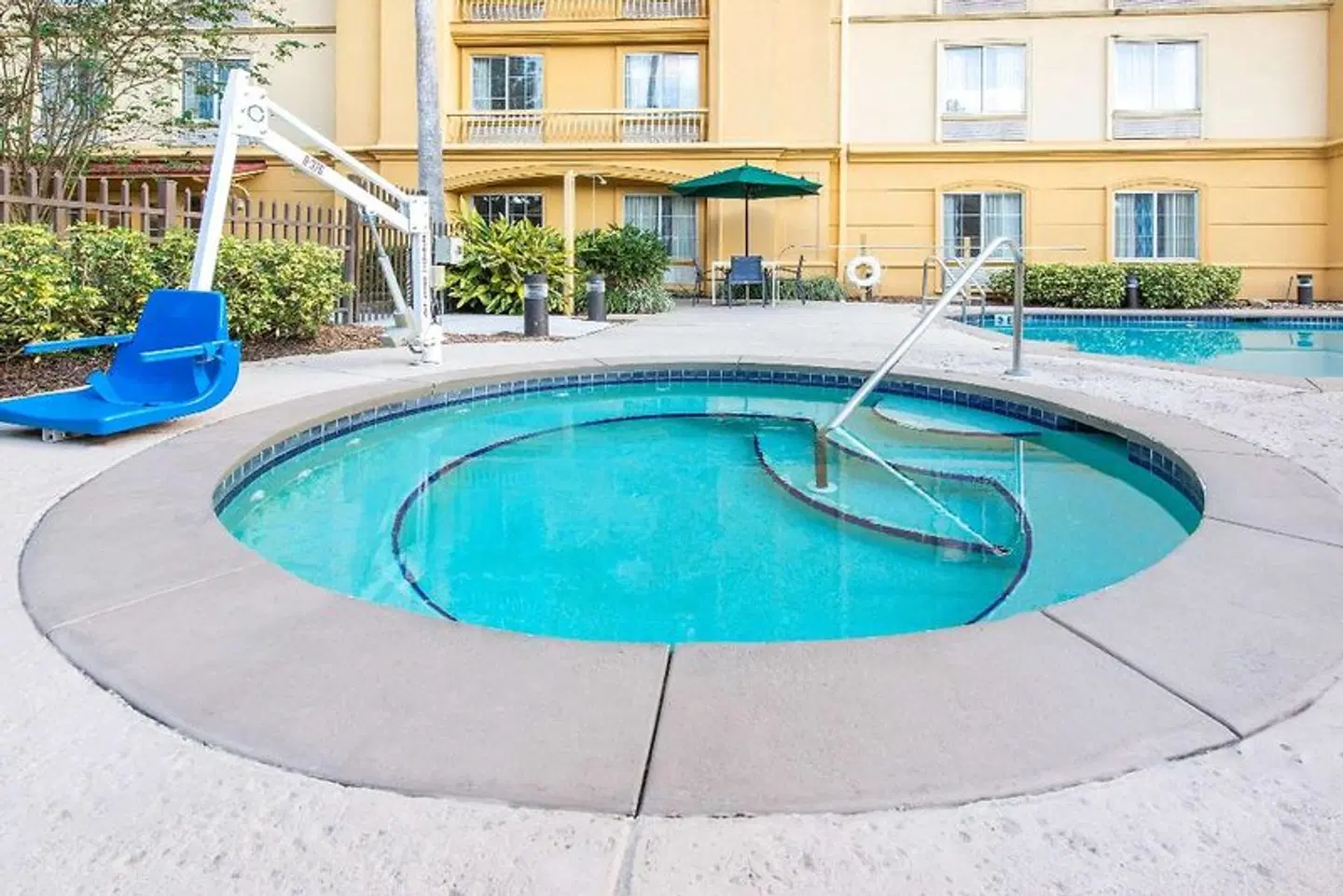 La Quinta Inn & Suites by Wyndham Tampa Brandon Regency Park OUTDOOR_POOL
