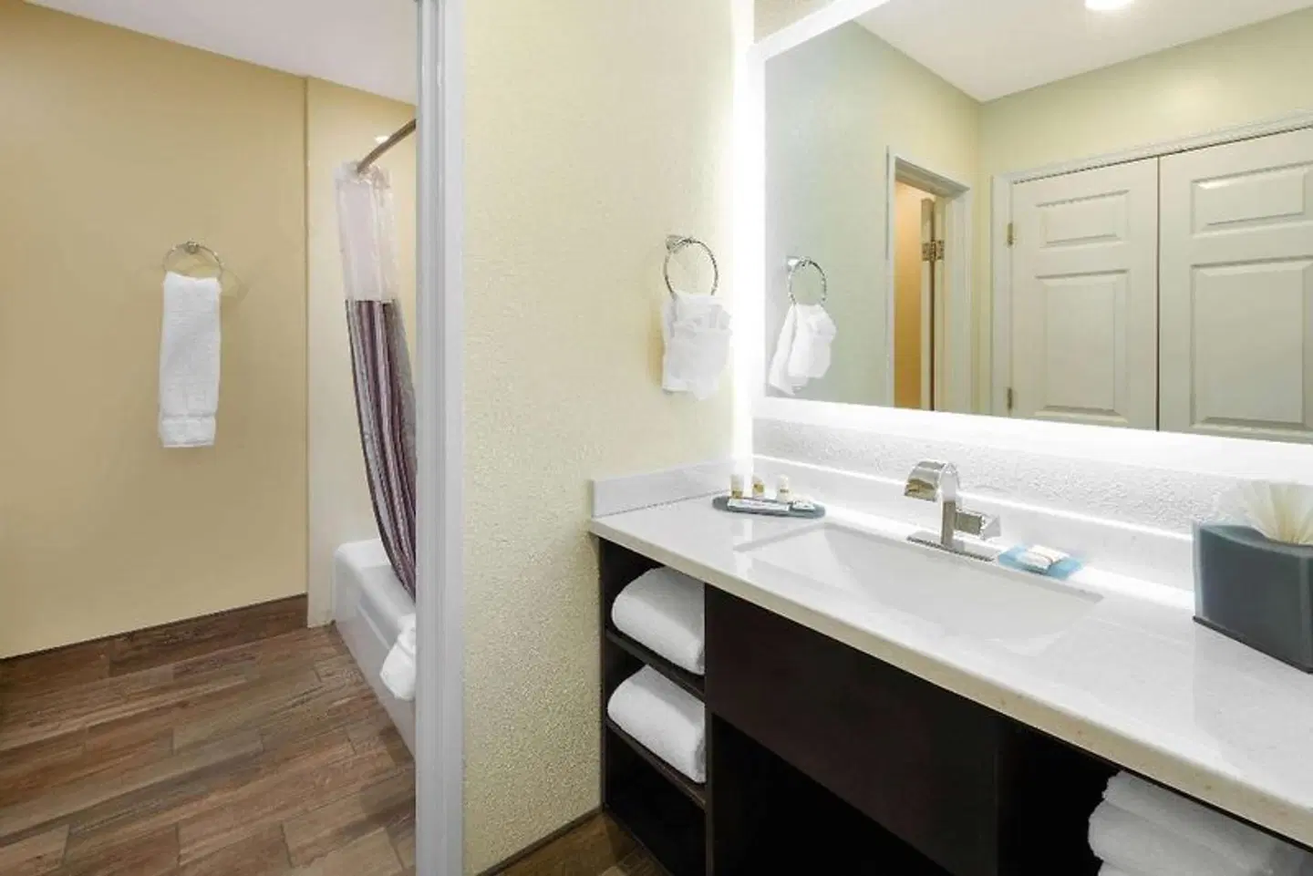 La Quinta Inn Clearwater Central Badezimmer