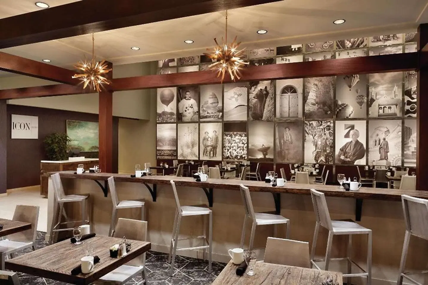 DoubleTree by Hilton Downtown Albuquerque Bar