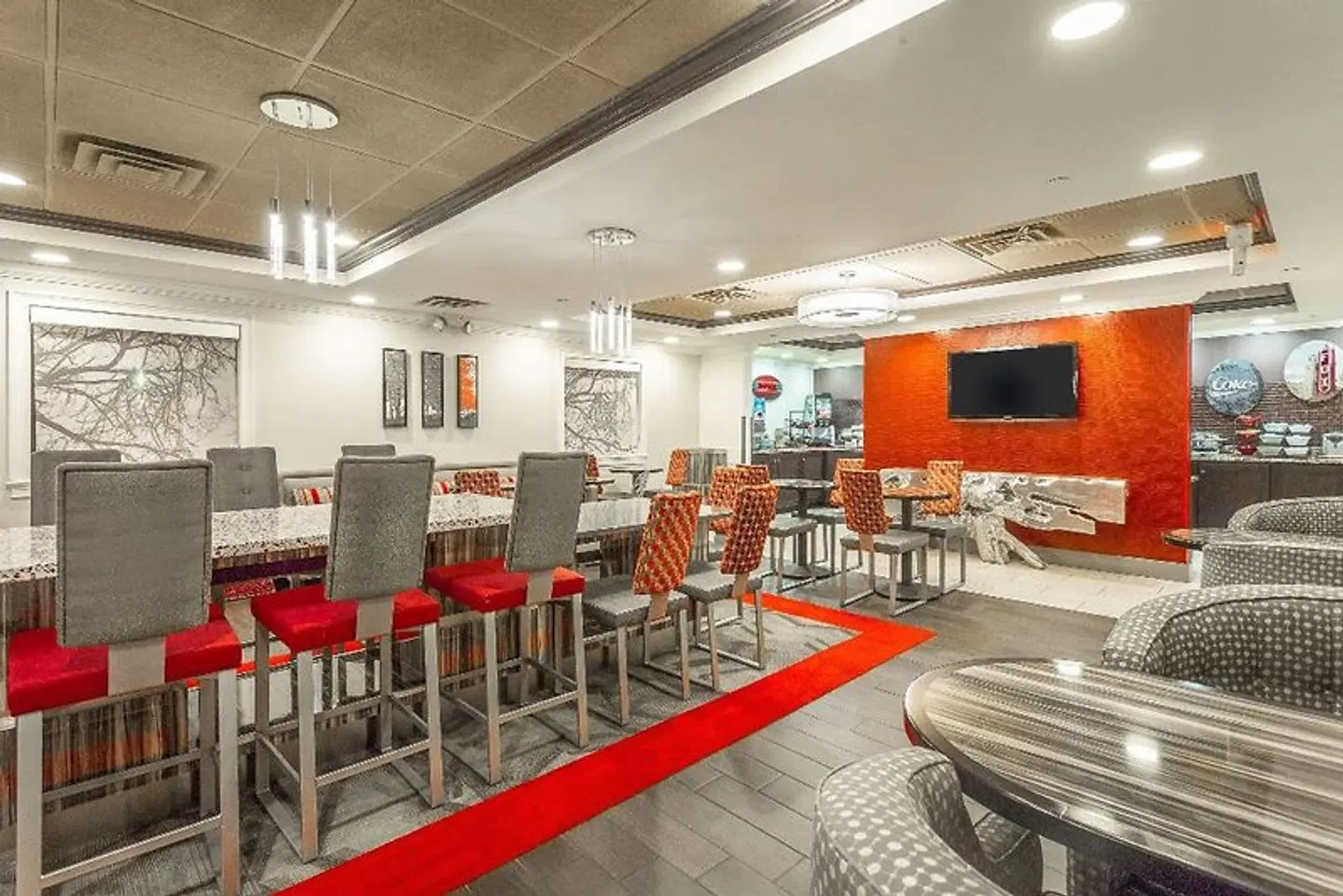 Best Western PLUS Inn at the Peachtrees Hotel Bar