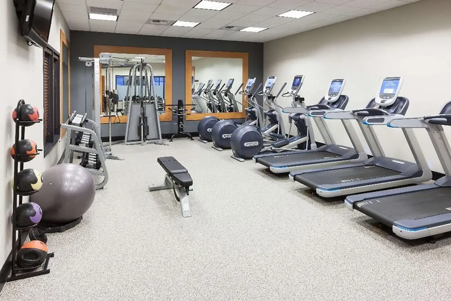 Embassy Suites by Hilton Anchorage SPORTS_AND_LEISURE