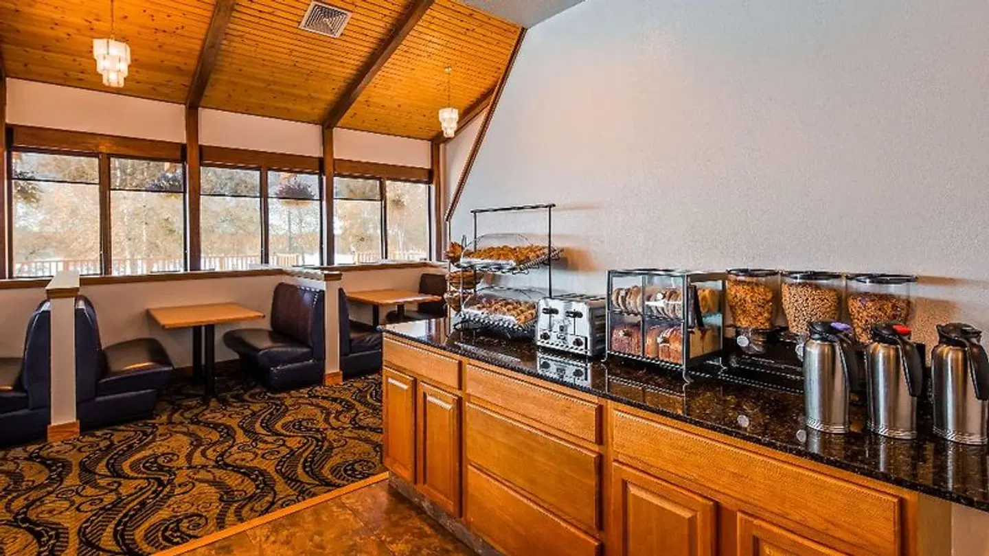 Best Western Lake Lucille Inn LOUNGE_LOBBY